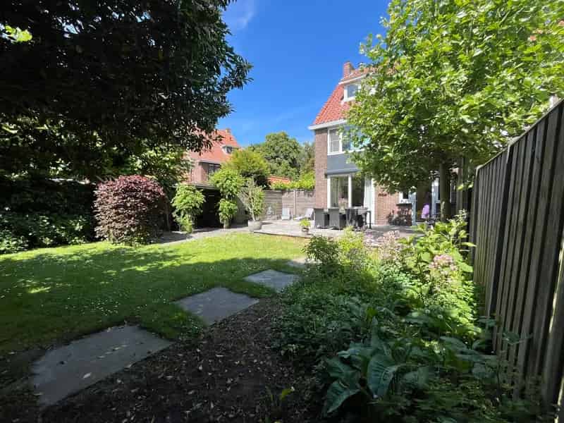 Riante 5 Slaapkamer Huis te Koop in Vlaardingen