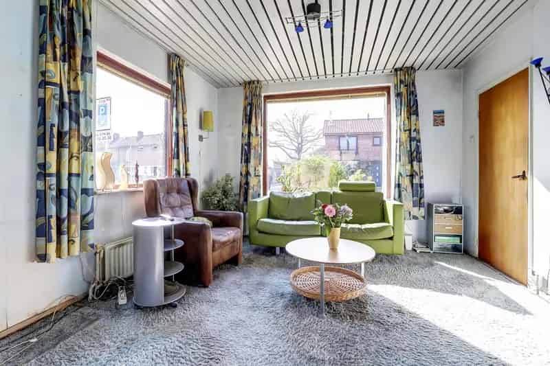 Huis te koop Amersfoort Pullstraat: Hoekwoning met garage en tuin