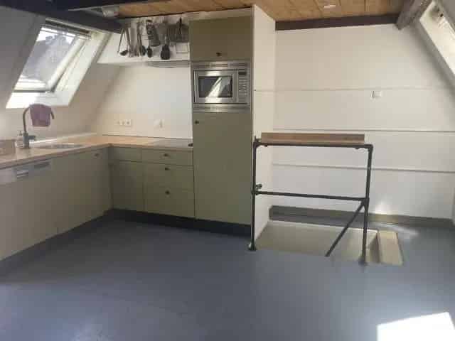 Tiel Centrum: Gemeubileerd Tweekamerappartement met Dakterras