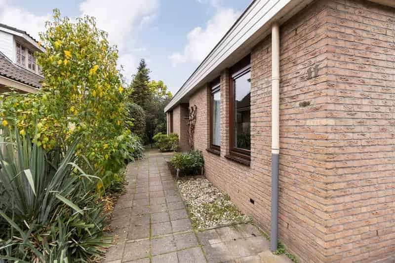 Vrijstaande woning Sterrenburg 1  192m2 4 slaapkamers aan het water