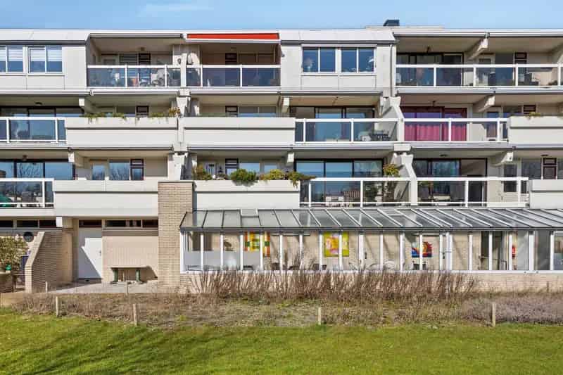 Appartement te koop Oegstgeest Ruim 2-kamer appartement met balkon