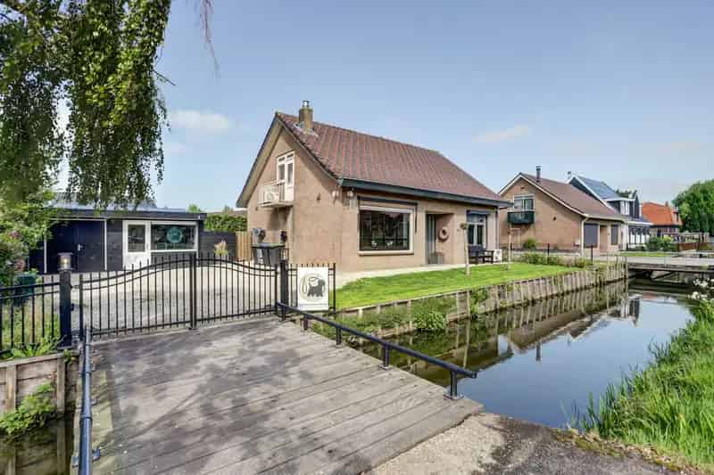 Huis te koop Berkel en Rodenrijs: Moderne woning met praktijkruimte en garage