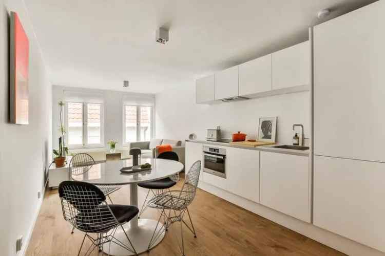 Amsterdam Centrum: 2-Kamerappartement 40m² Eigen Grond
