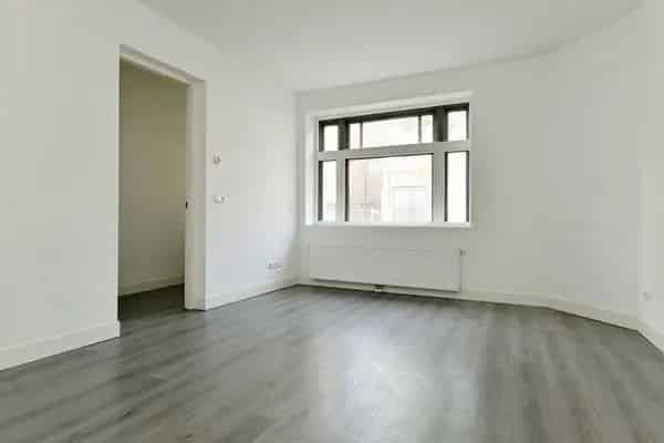 Ruime 6-kamer benedenwoning 120m2 met tuin Bos en Lommer