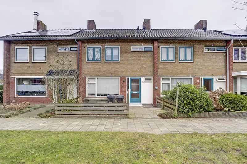 Appartement nabij winkelcentrum en NS-station