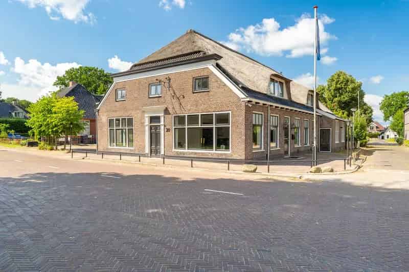 Horecaobject te koop in Eext: luxe restaurant met hotelkamers