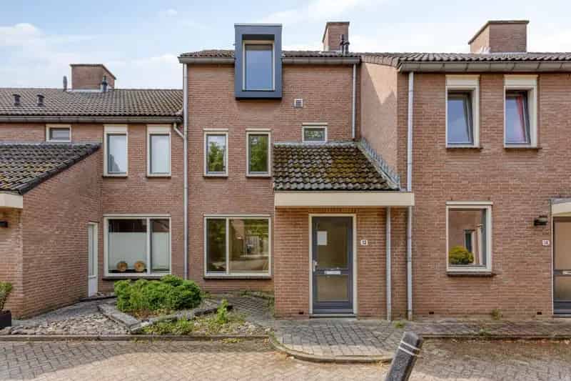 Heerlen Ruime woning 4 slaapkamers fijne tuin direct te bezichtigen