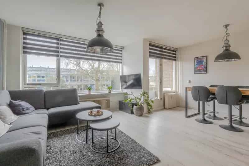 Appartement te koop Rotterdam Pendrecht: Licht & Sfeervol 56m2