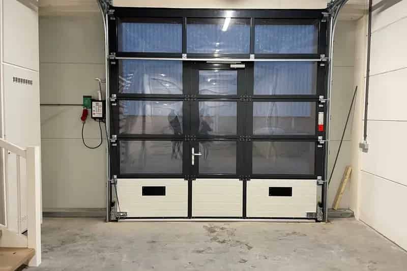 Bedrijfshal IJmuiden 120m² te Koop of te Huur