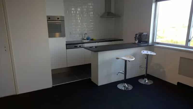 Bedrijfshal Barendrecht 195m2 Kantoor Opslag