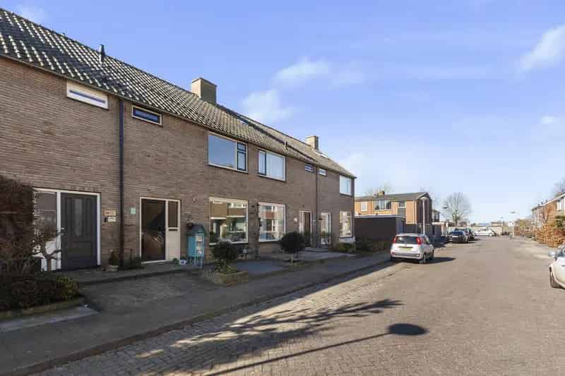 Geringevoeerde Tussenwoning Reeuwijk-Dorp 3 Slaapkamers