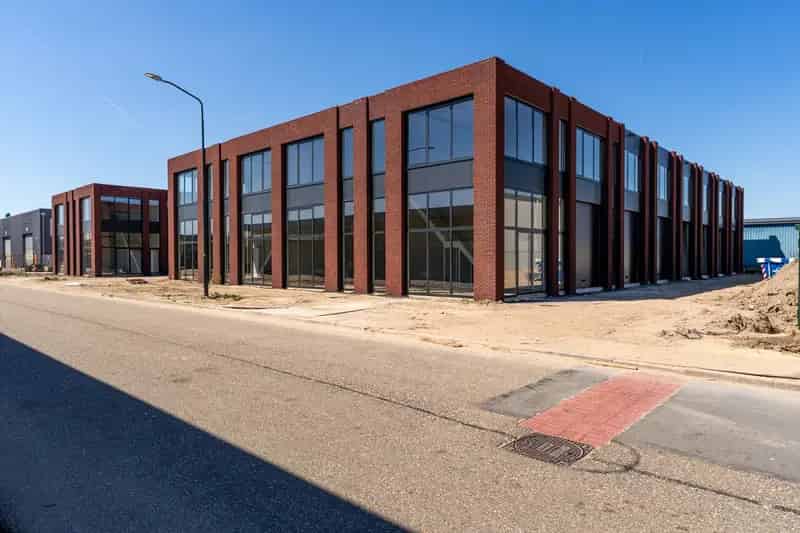Bedrijfshal te huur Giessen 152m²