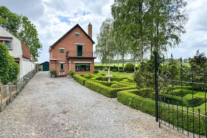 Vrijstaande woning Sas van Gent Ruime tuin Uitzicht Garage Schuur