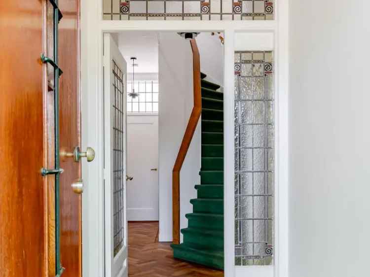 3 Laagse Townhouse Benoordenhout 6 Slaapkamers 2 Badkamers