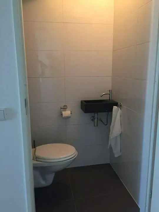 Spacious Room in Oost