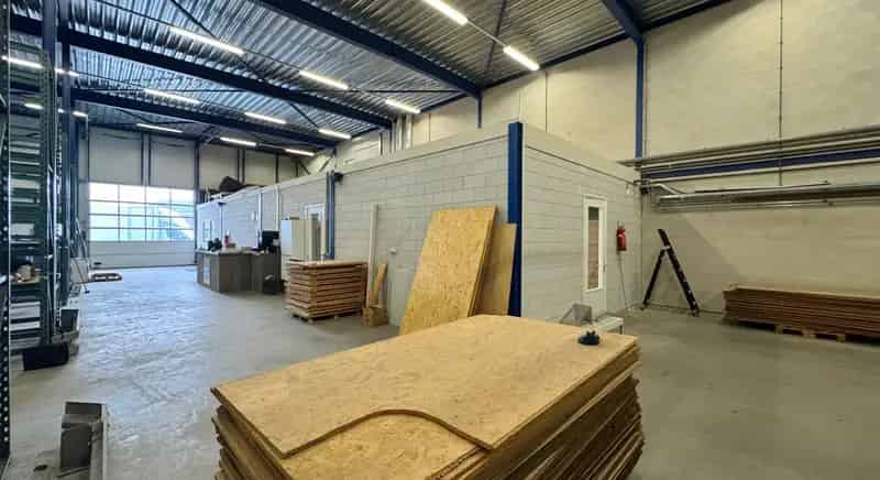 Bedrijfshal te Huur Groningen Eemspoort 640m2