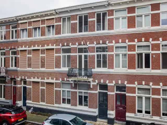 Ruime gezinswoning 4 slaapkamers Roermond Zuid 1907