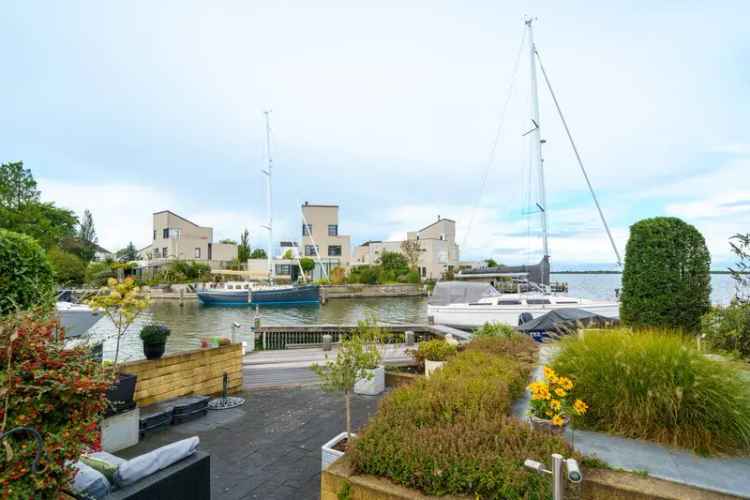 Huis te koop Almere: Luxe villa aan de Noorderplassen