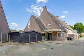 Gezinswoning met Praktijkruimte Spijkenisse
