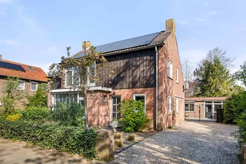 Vrijstaand woonhuis Wageningen: 7 slaapkamers, riante tuin & bijgebouw