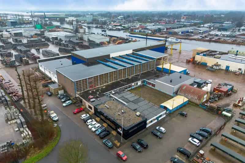 Bedrijfshal te huur Sumar 7818m2  Productiehal Kantoorruimte