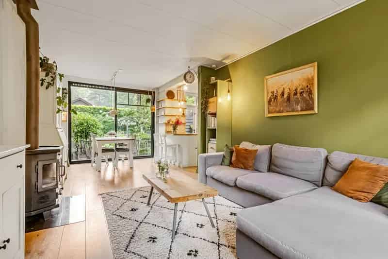 Huis te koop Ede Oost: Ruime hoekwoning met 3 slaapkamers en grote tuin