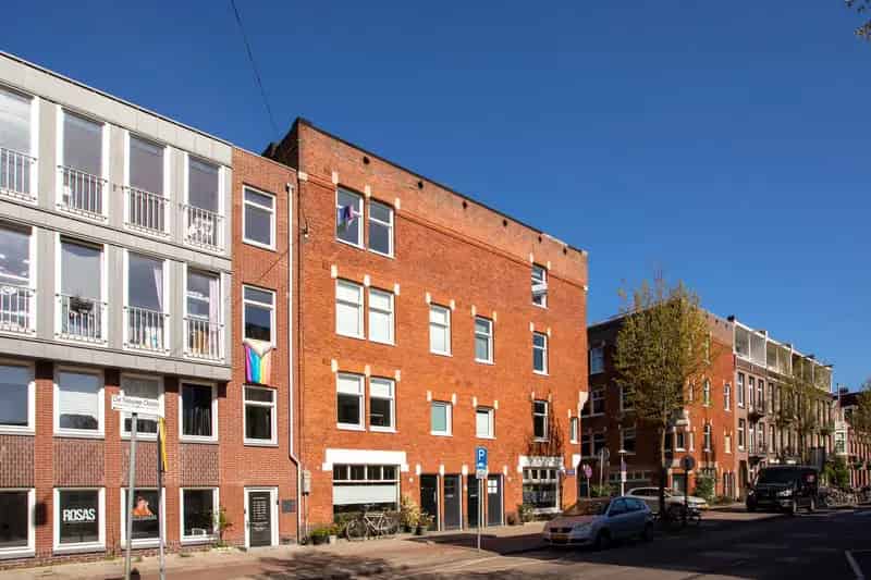 Amsterdam Watergraafsmeer: Licht appartement met groot dakterras