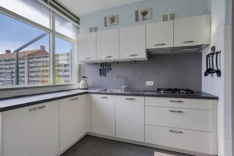 Halfvrijstaande woning Axel 4 slaapkamers garage tuin gerenoveerd