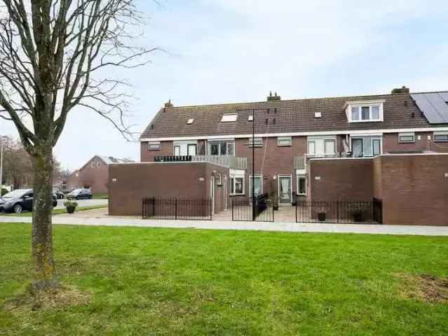 Ruime Familiewoning Volendam Nabij Scholen en Winkelcentrum