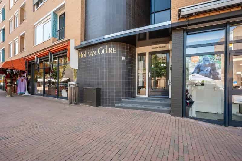 Appartement te koop Apeldoorn: Licht 3-kamerappartement nabij station
