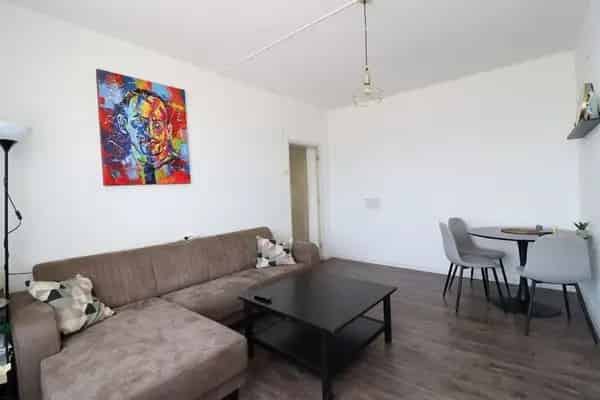 Gemeubileerd 2 Slaapkamers Appartement 3 Maanden Huur