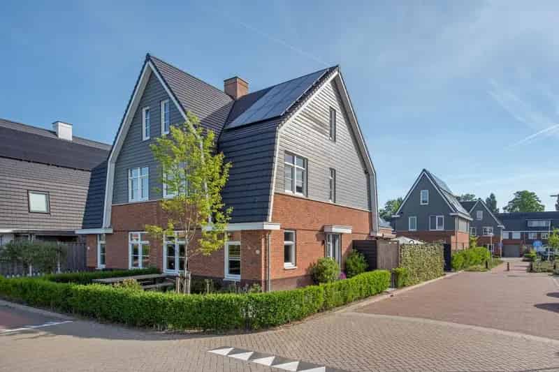 Luxe 2-onder-1-kapwoning te koop in Rokkeveen