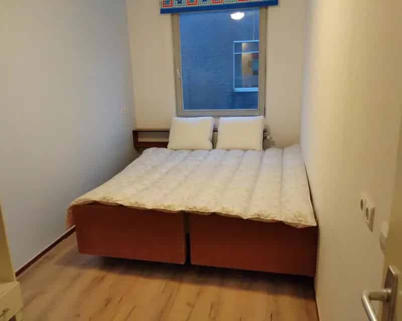 Ruime Kamer 1e Etage Gemeubileerd Huis Nabij Tramhalte