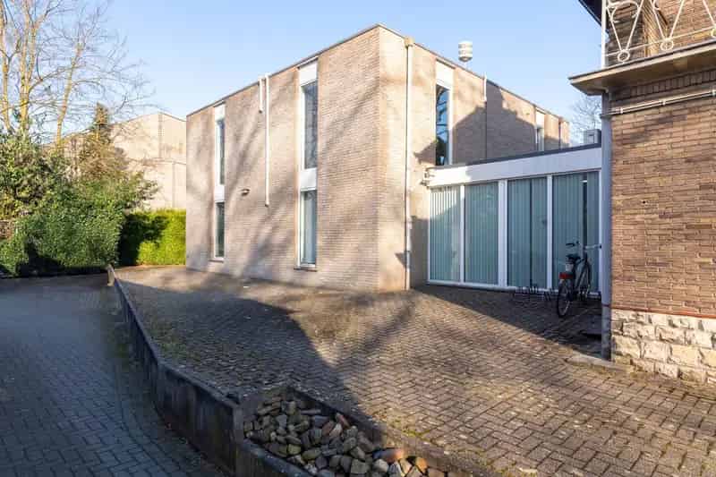 Kantoor Geleen | Zoek kantoren te huur: Mauritslaan 97 6161 HS Geleen 