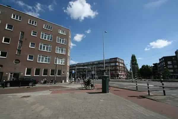 Moderne Kamer Rotterdam Noord Nabij Winkels en OV
