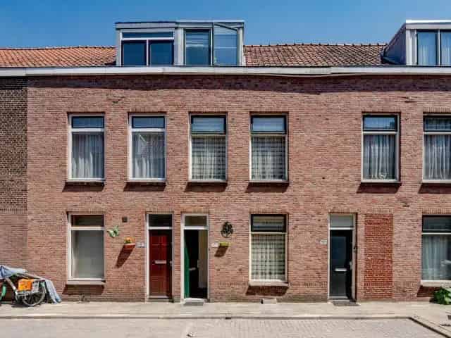 Ruime 5 Kamer Tussenwoning Nabij Zuidplein Rotterdam