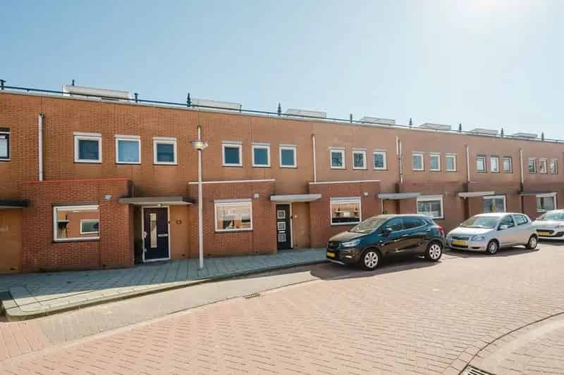 Moderne Eengezinswoning Spijkenisse 4 Slaapkamers Dakterras