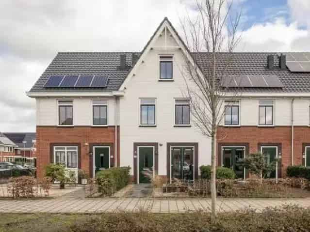 Tussenwoning Hoogkarspel Moderne woning 4 zonnepanelen