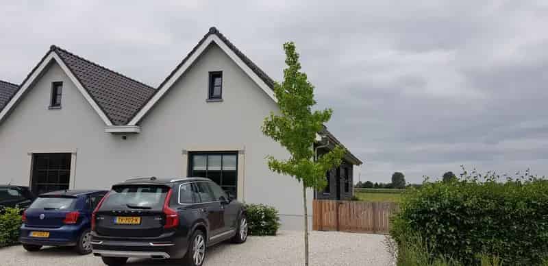 Gerenoveerde woning Ingen Vrij Uitzicht 2 slaapkamers