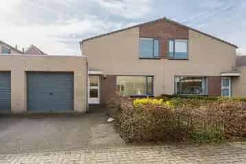 5 Kamer 2-onder-1-kapwoning te Huur Meppel