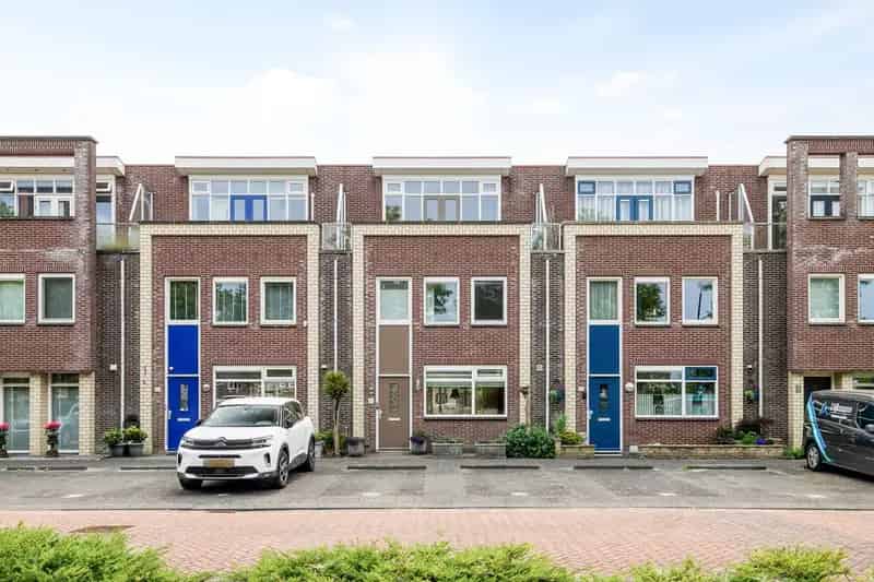 Herenhuis te koop Bergschenhoek 4 slaapkamers zonnige tuin