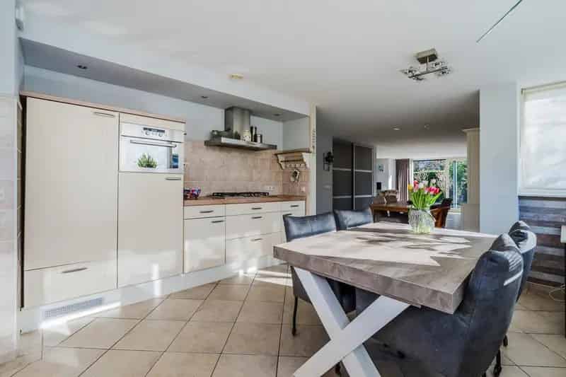 Vrijstaande woning 147m2 3 slaapkamers garage tuin aan vaarwater