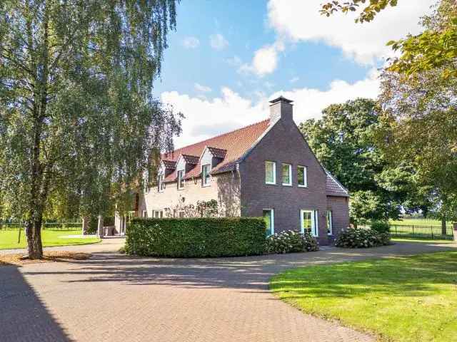 Luxe Woning Koningsbosch - 6000m² - Dubbele Bewoning - 40 Zonnepanelen