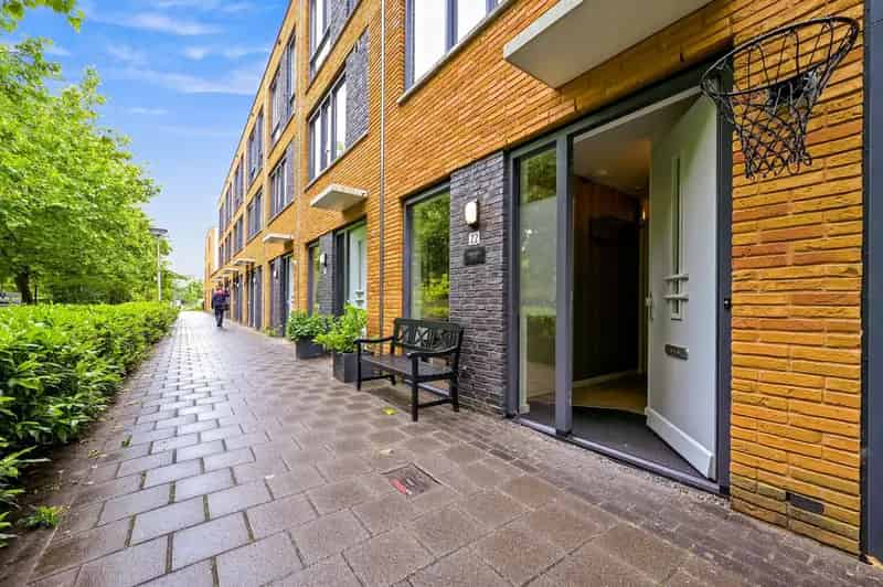 Grote Familiewoning Delft met Dakterras en Parkeerplaats