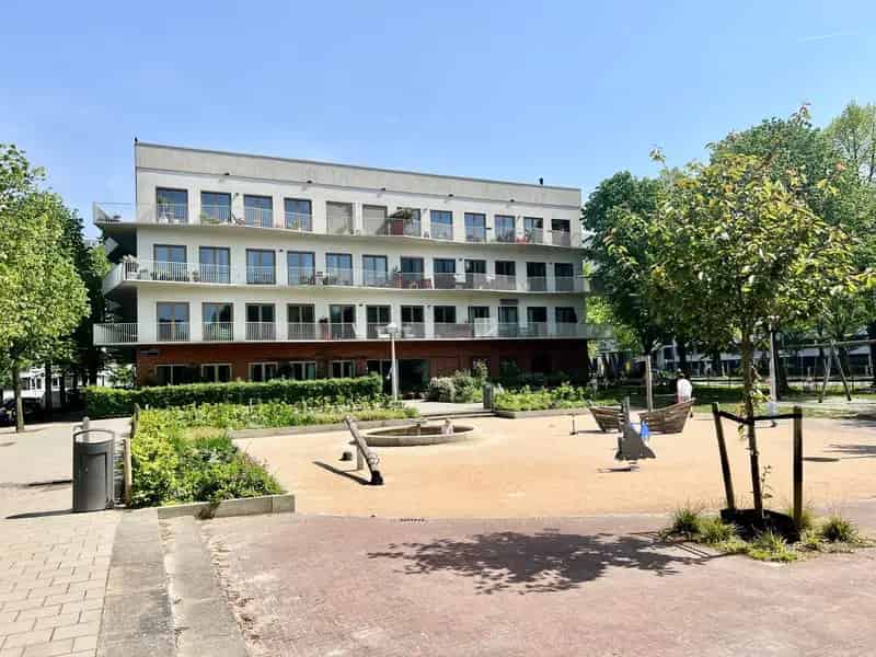 Gemeubileerd 1 Slaapkamer Appartement 72m2 Balkon