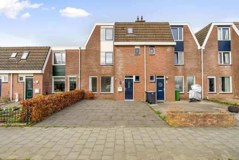 Ruime 4 Slaapkamers Eengezinswoning Lelystad