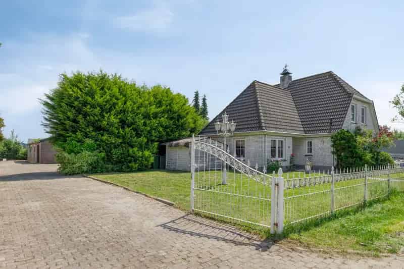 Vrijstaande Bedrijfswoning Zevenbergen 177m2 3 slaapkamers
