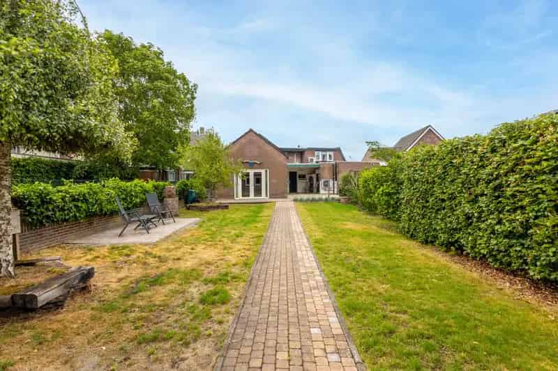 Uitgebouwde Tweekapper met Atelier en Garage Made