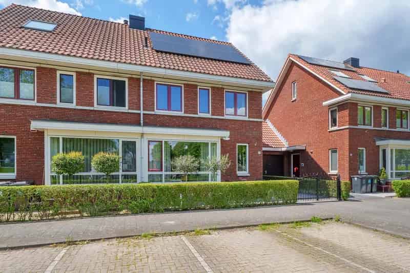 Te Koop: Prachtige woning met 3 slaapkamers in IJsselmonde