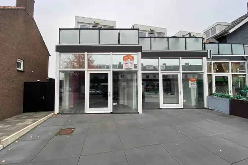 Kantoorruimte te Huur Vlijmen 160m2 Centrum Parkeergelegenheid